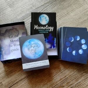 Moonology Oracle Cards Guidebook Set